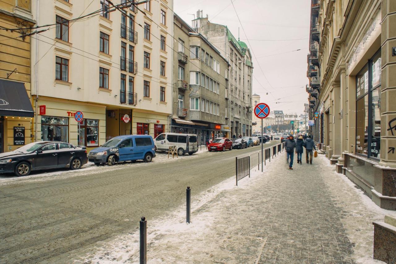 Mini Hotel Barvy Lvova On Hnatyuka St. Exterior foto